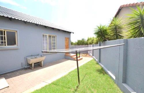 To Let 3 Bedroom Property for Rent in Thatchfield Estate Gauteng