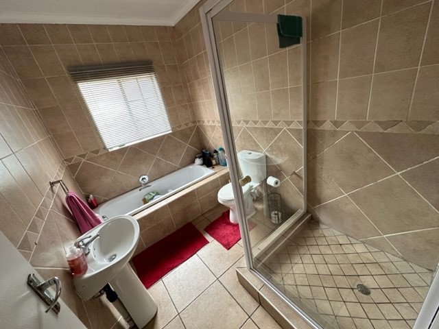 To Let 3 Bedroom Property for Rent in Thatchfield Estate Gauteng