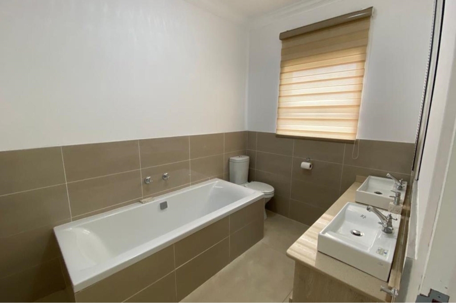 4 Bedroom Property for Sale in Bronkhorstbaai Gauteng
