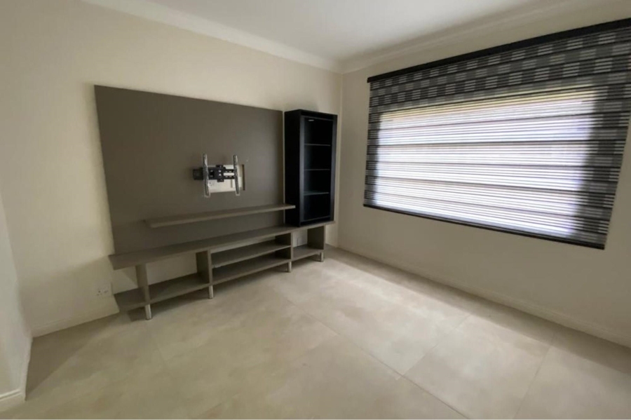 4 Bedroom Property for Sale in Bronkhorstbaai Gauteng