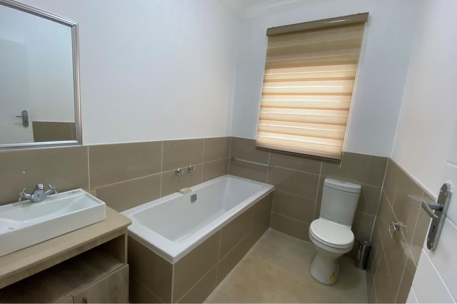 4 Bedroom Property for Sale in Bronkhorstbaai Gauteng