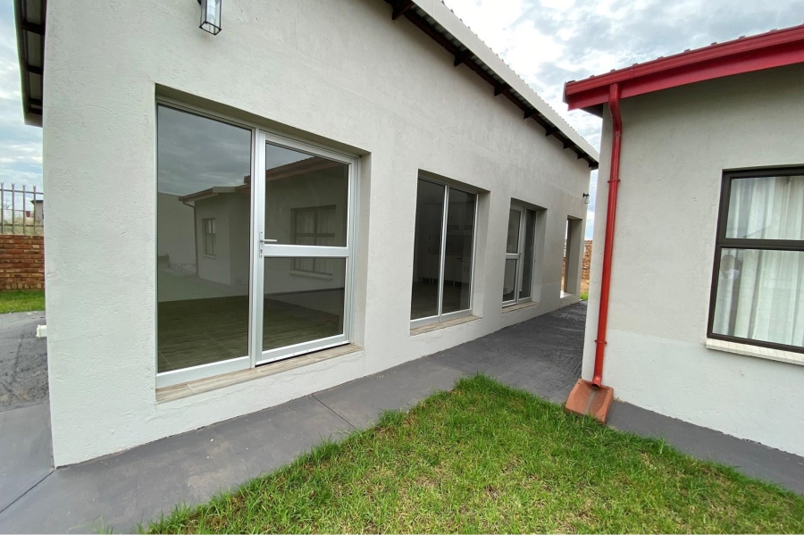 4 Bedroom Property for Sale in Bronkhorstbaai Gauteng