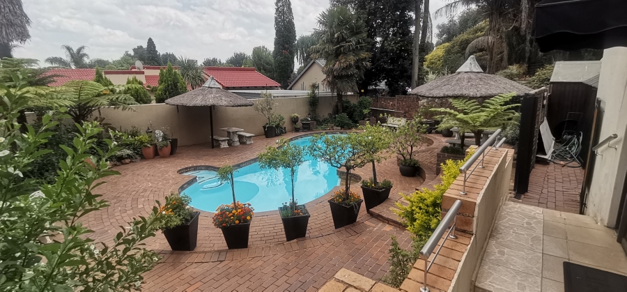 2 Bedroom Property for Sale in Bedfordview Gauteng