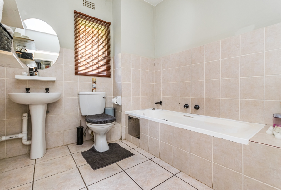 2 Bedroom Property for Sale in Sundowner Gauteng