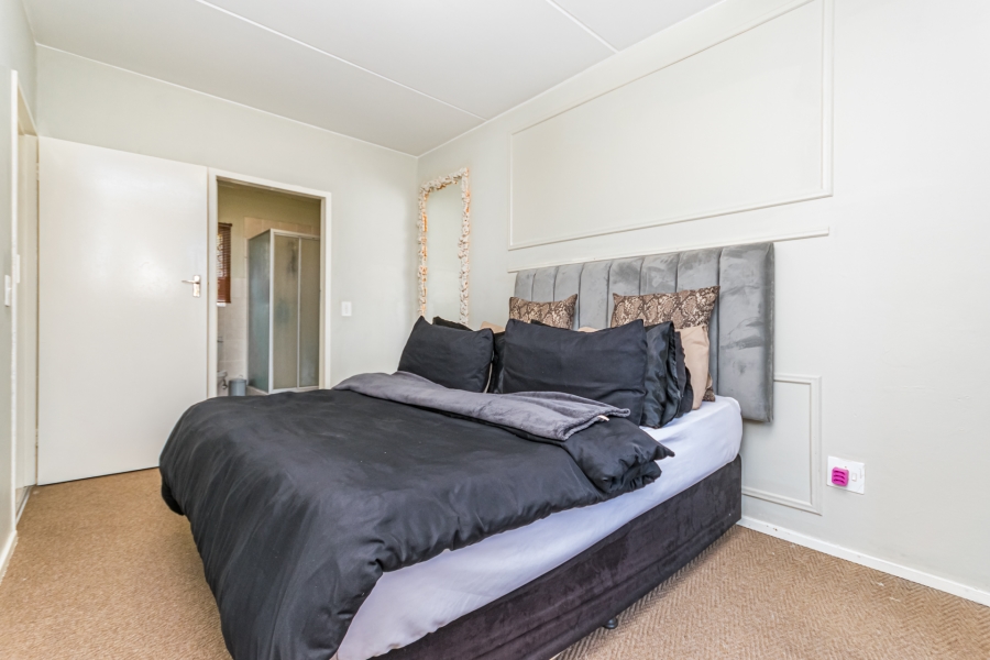 2 Bedroom Property for Sale in Sundowner Gauteng