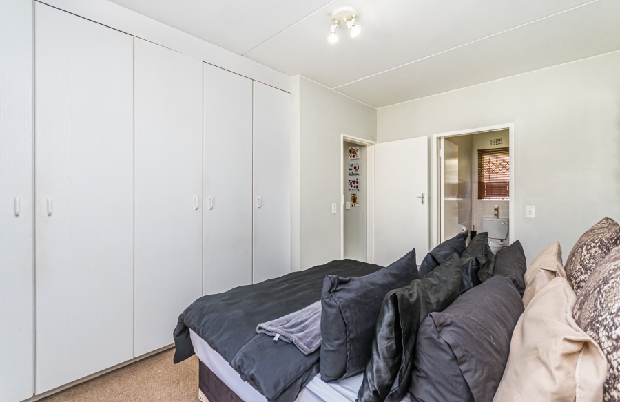 2 Bedroom Property for Sale in Sundowner Gauteng