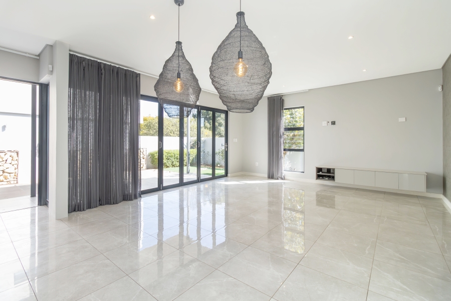 To Let 4 Bedroom Property for Rent in Bryanston Gauteng