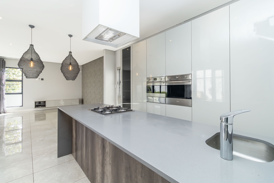 To Let 4 Bedroom Property for Rent in Bryanston Gauteng