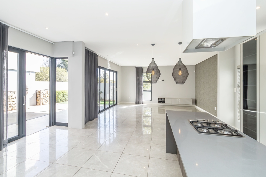 To Let 4 Bedroom Property for Rent in Bryanston Gauteng