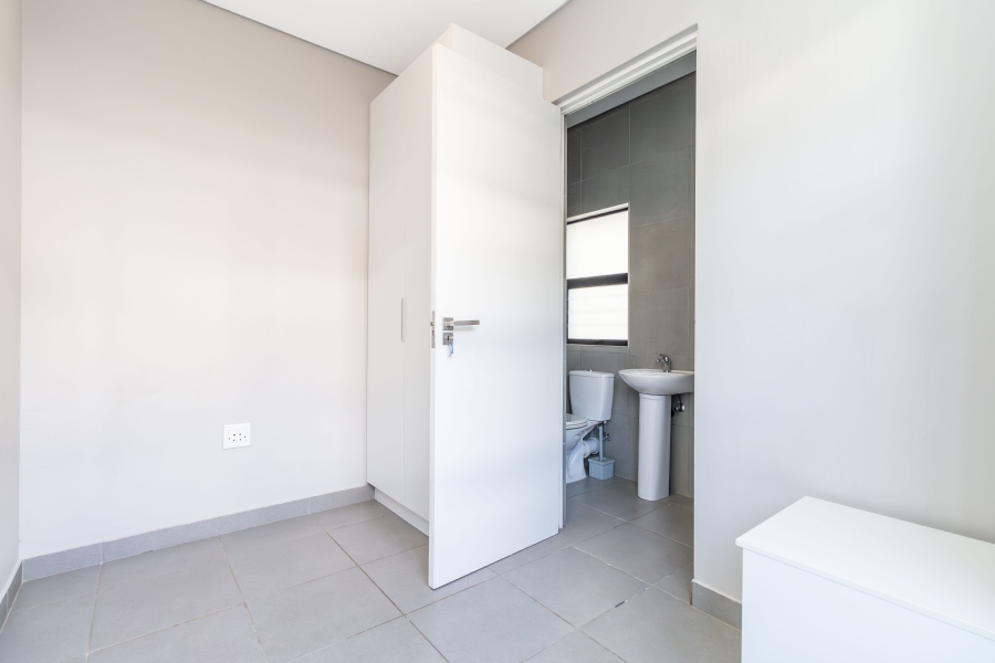 To Let 4 Bedroom Property for Rent in Bryanston Gauteng