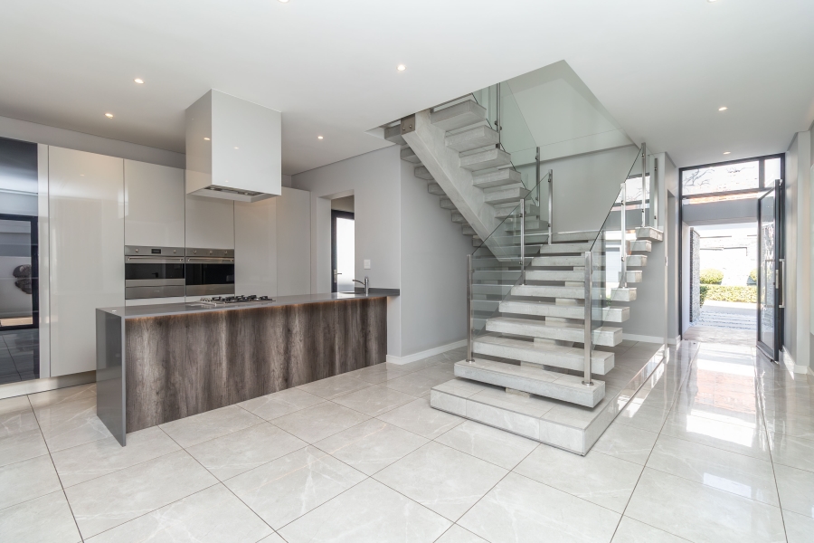 To Let 4 Bedroom Property for Rent in Bryanston Gauteng