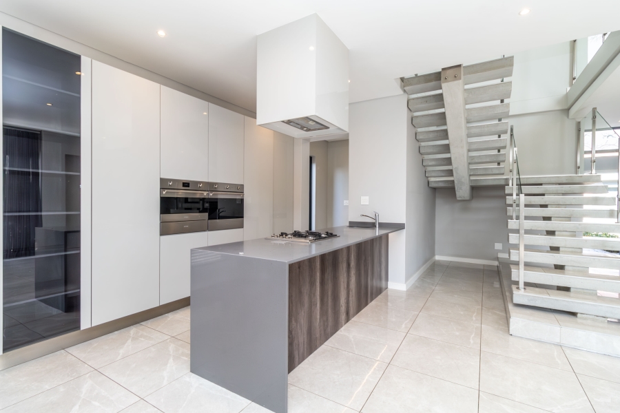 To Let 4 Bedroom Property for Rent in Bryanston Gauteng