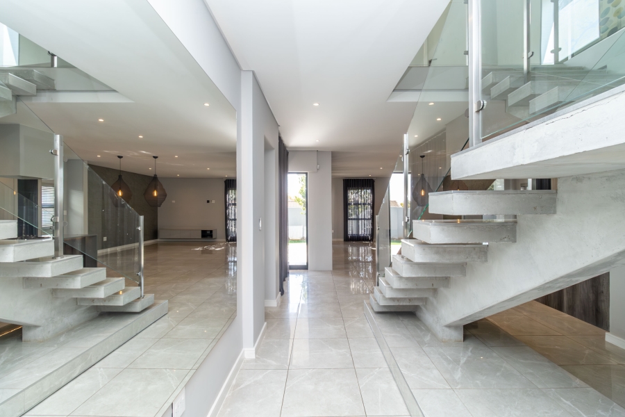 To Let 4 Bedroom Property for Rent in Bryanston Gauteng