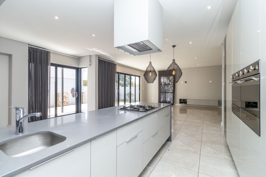 To Let 4 Bedroom Property for Rent in Bryanston Gauteng