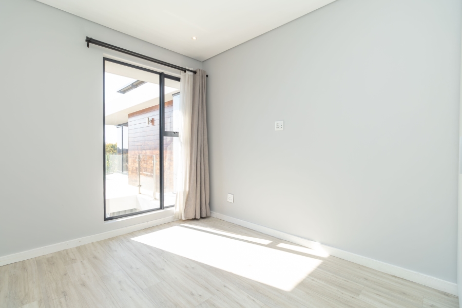 To Let 4 Bedroom Property for Rent in Bryanston Gauteng