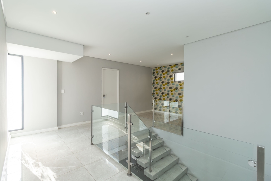 To Let 4 Bedroom Property for Rent in Bryanston Gauteng