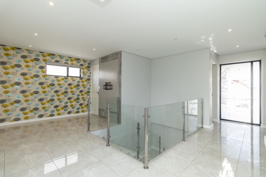 To Let 4 Bedroom Property for Rent in Bryanston Gauteng