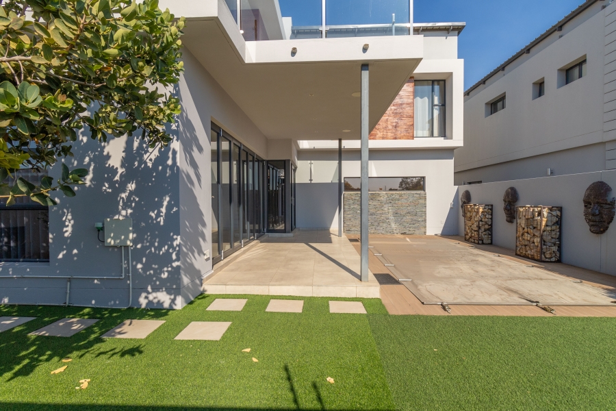 To Let 4 Bedroom Property for Rent in Bryanston Gauteng