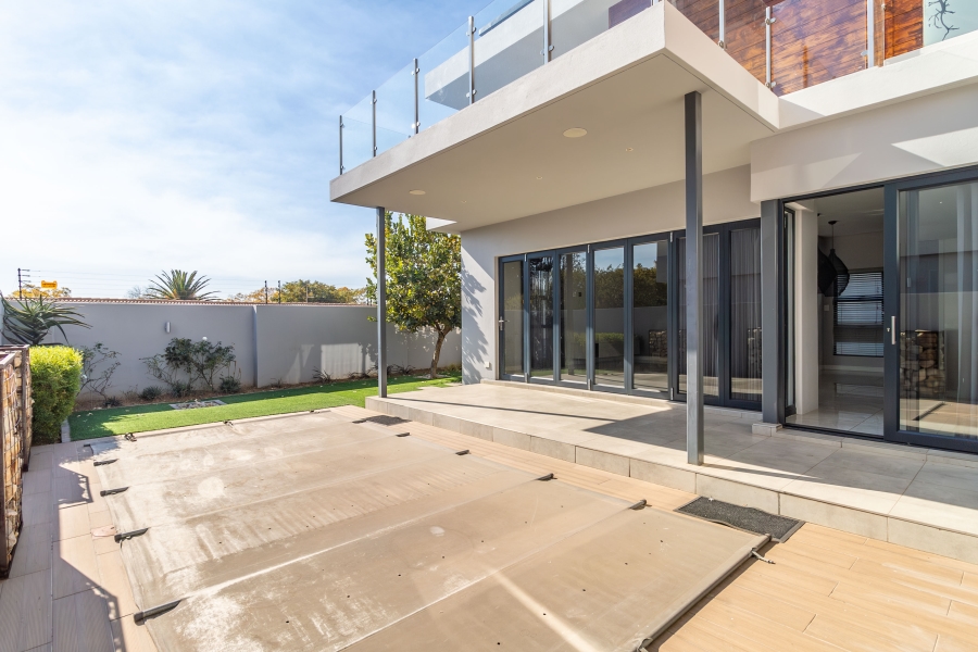 To Let 4 Bedroom Property for Rent in Bryanston Gauteng