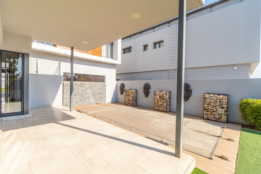 To Let 4 Bedroom Property for Rent in Bryanston Gauteng