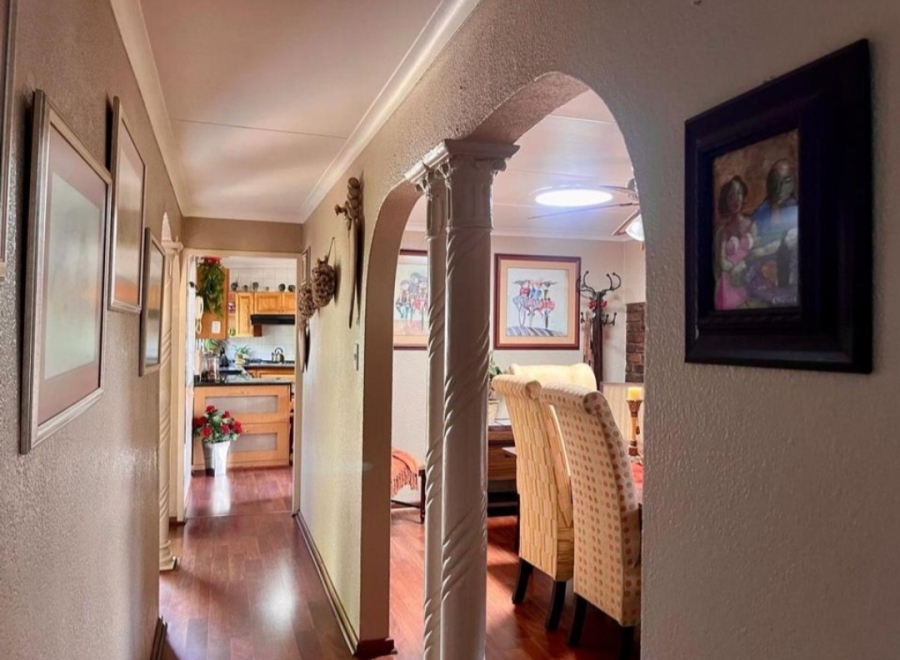 4 Bedroom Property for Sale in Petersfield Gauteng