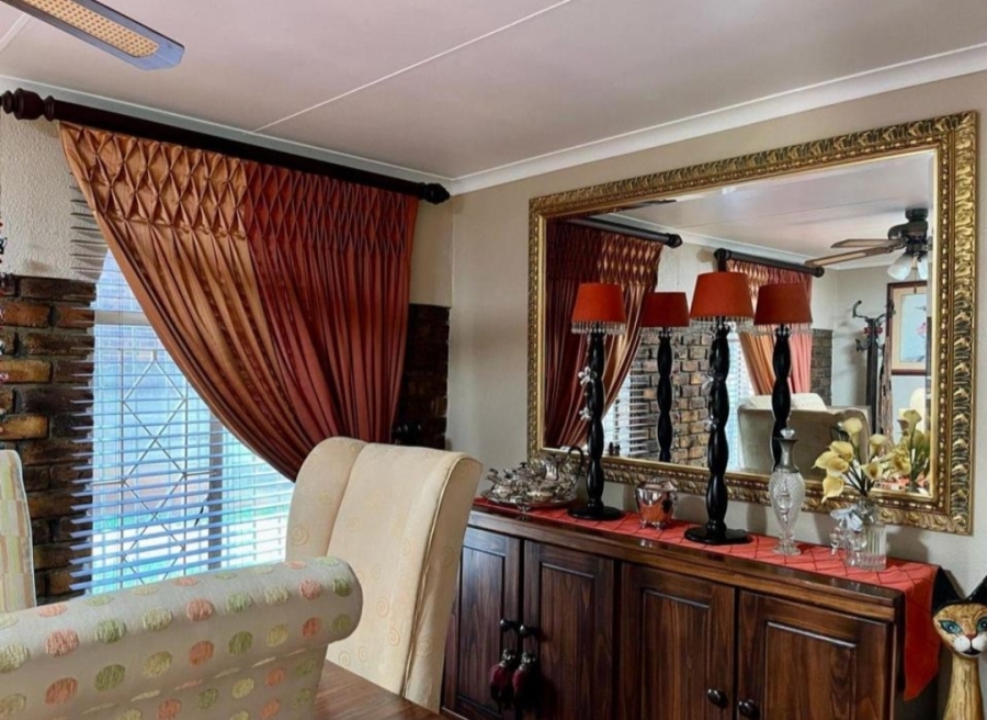 4 Bedroom Property for Sale in Petersfield Gauteng