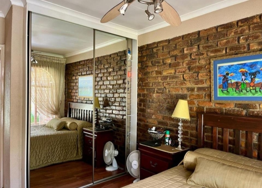 4 Bedroom Property for Sale in Petersfield Gauteng