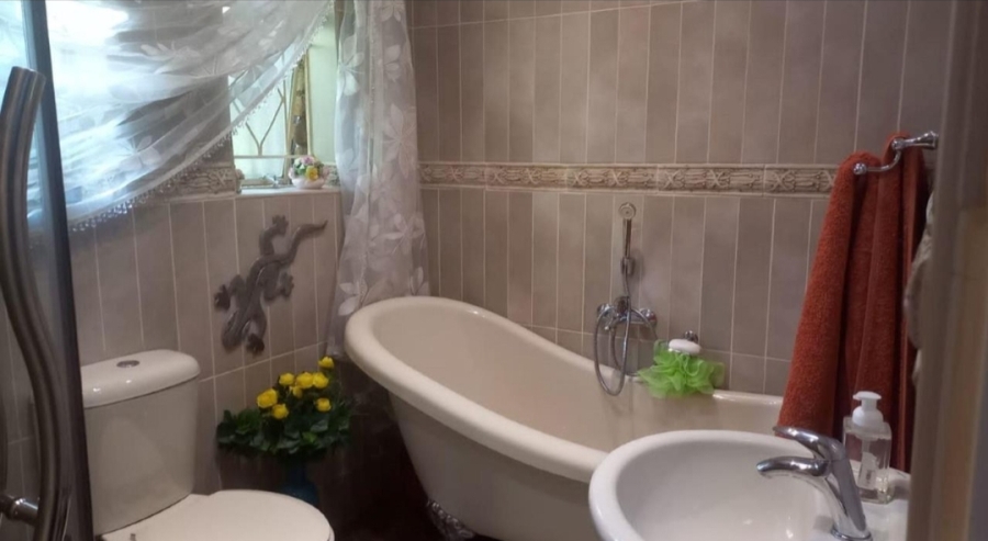 4 Bedroom Property for Sale in Petersfield Gauteng