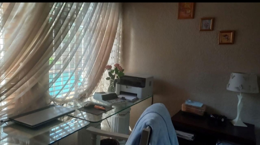 4 Bedroom Property for Sale in Petersfield Gauteng