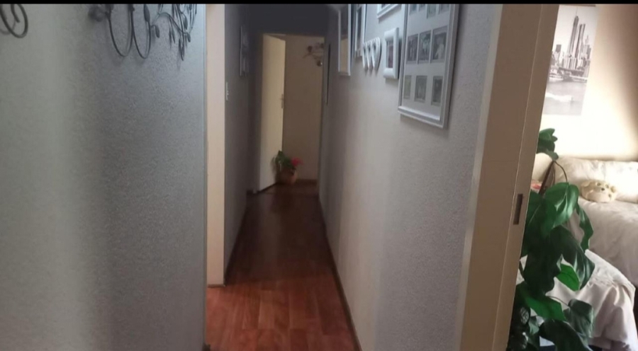 4 Bedroom Property for Sale in Petersfield Gauteng