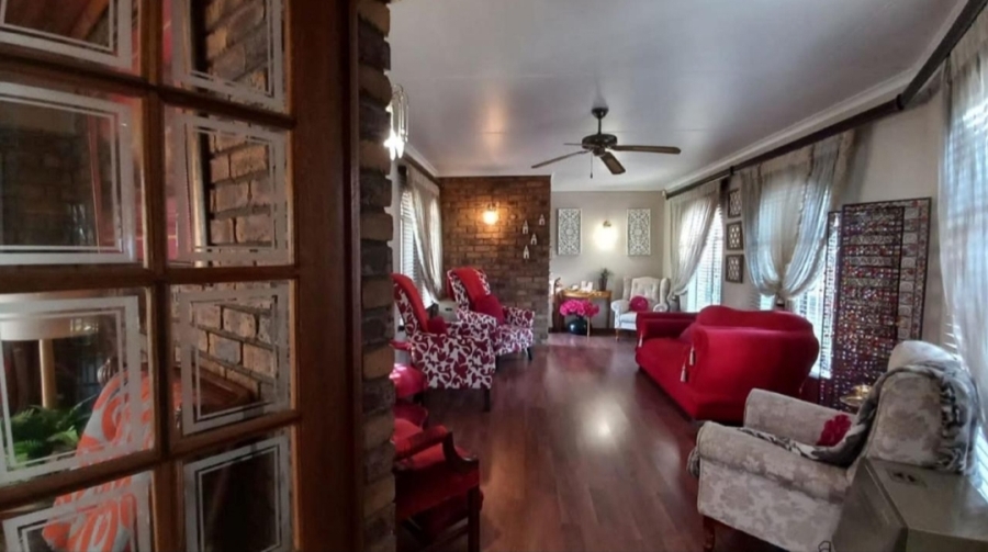 4 Bedroom Property for Sale in Petersfield Gauteng