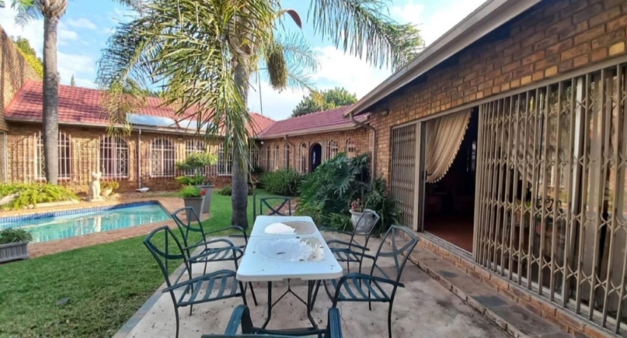 4 Bedroom Property for Sale in Petersfield Gauteng