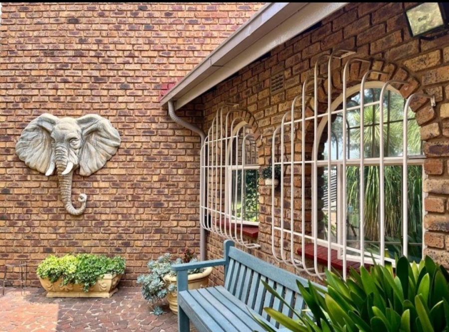 4 Bedroom Property for Sale in Petersfield Gauteng