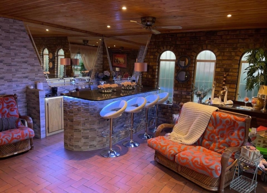 4 Bedroom Property for Sale in Petersfield Gauteng
