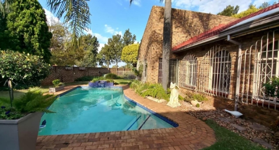 4 Bedroom Property for Sale in Petersfield Gauteng