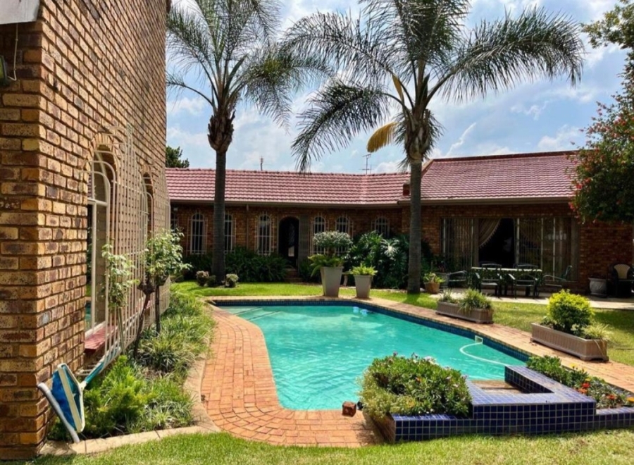 4 Bedroom Property for Sale in Petersfield Gauteng
