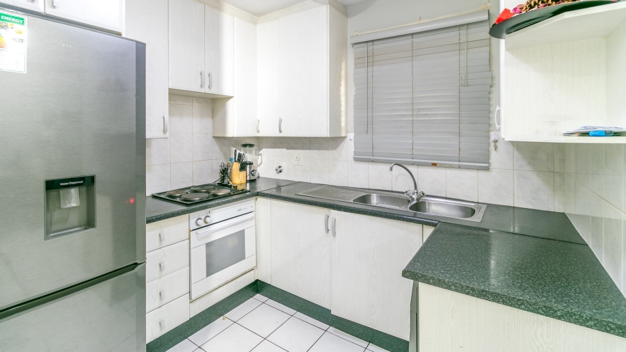 2 Bedroom Property for Sale in Vorna Valley Gauteng