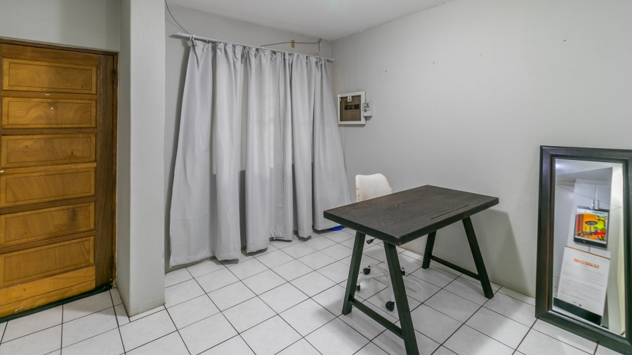 2 Bedroom Property for Sale in Vorna Valley Gauteng