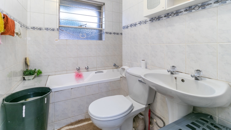 2 Bedroom Property for Sale in Vorna Valley Gauteng