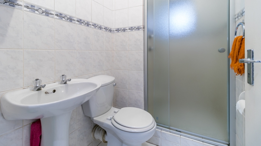 2 Bedroom Property for Sale in Vorna Valley Gauteng