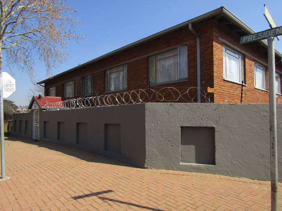 2 Bedroom Property for Sale in Turf Club Gauteng