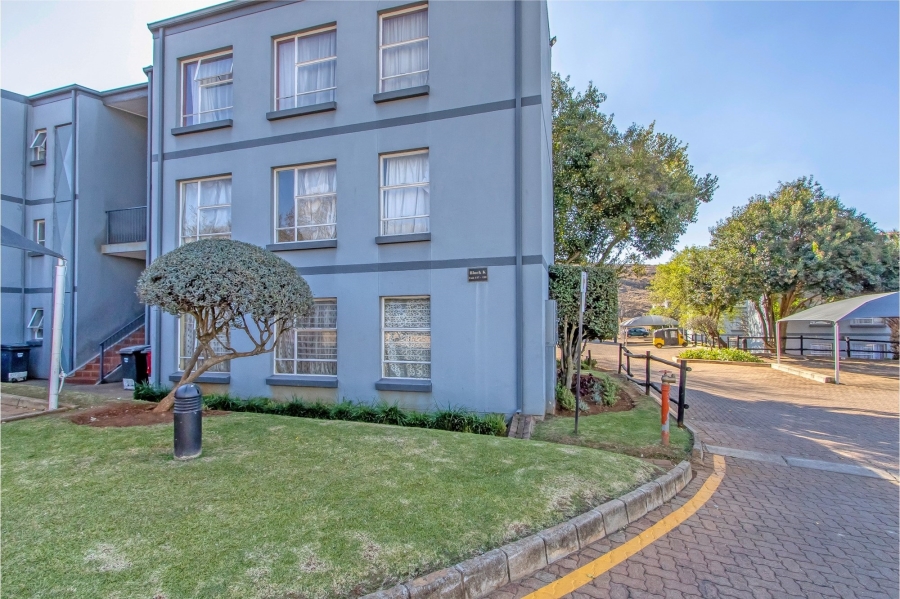 2 Bedroom Property for Sale in Westdene Gauteng