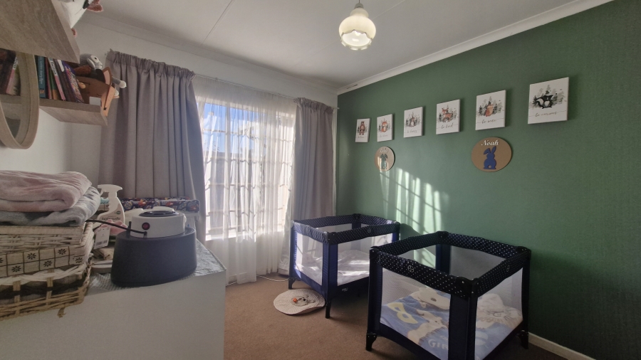 2 Bedroom Property for Sale in Rooihuiskraal North Gauteng