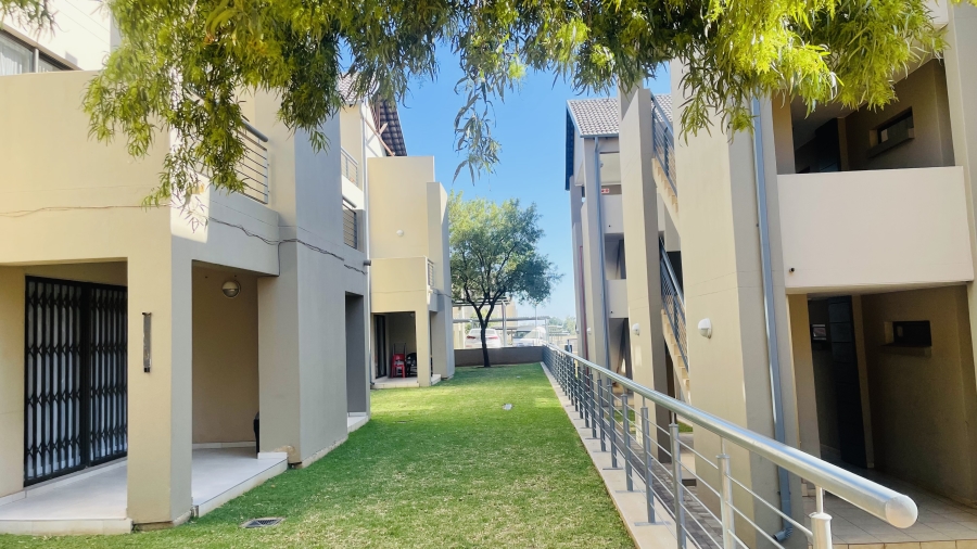 To Let 3 Bedroom Property for Rent in Ruimsig Gauteng