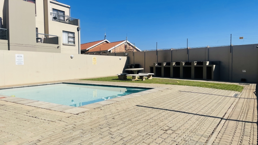 To Let 3 Bedroom Property for Rent in Ruimsig Gauteng