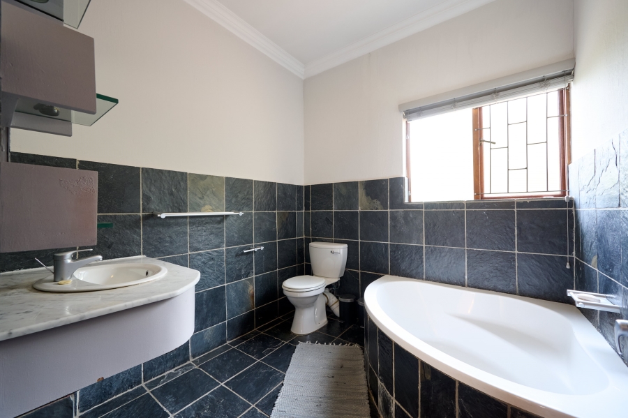 3 Bedroom Property for Sale in Sunninghill Gauteng
