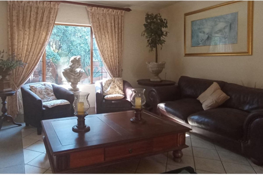 4 Bedroom Property for Sale in Silver Lakes Golf Estate Gauteng