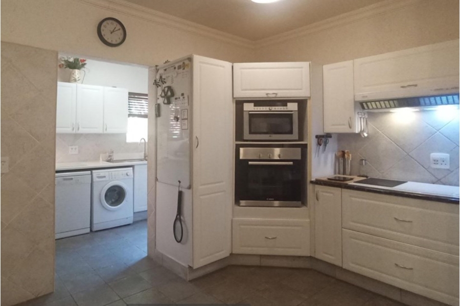 4 Bedroom Property for Sale in Silver Lakes Golf Estate Gauteng