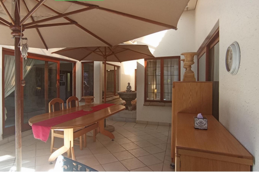 4 Bedroom Property for Sale in Silver Lakes Golf Estate Gauteng