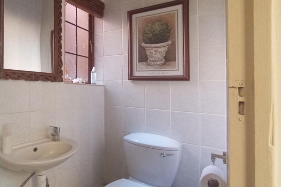 4 Bedroom Property for Sale in Silver Lakes Golf Estate Gauteng
